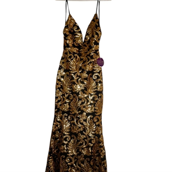 Dress - Picture 2 of 2